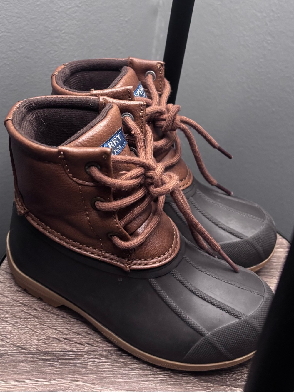 Sperry two toned brown kids waterproof lace-up Boots